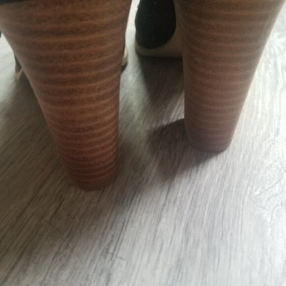 Report Open Toe Shoes Women’s Size 8 Heel Pumps Suede Black Perforated Manmade - Picture 10 of 12